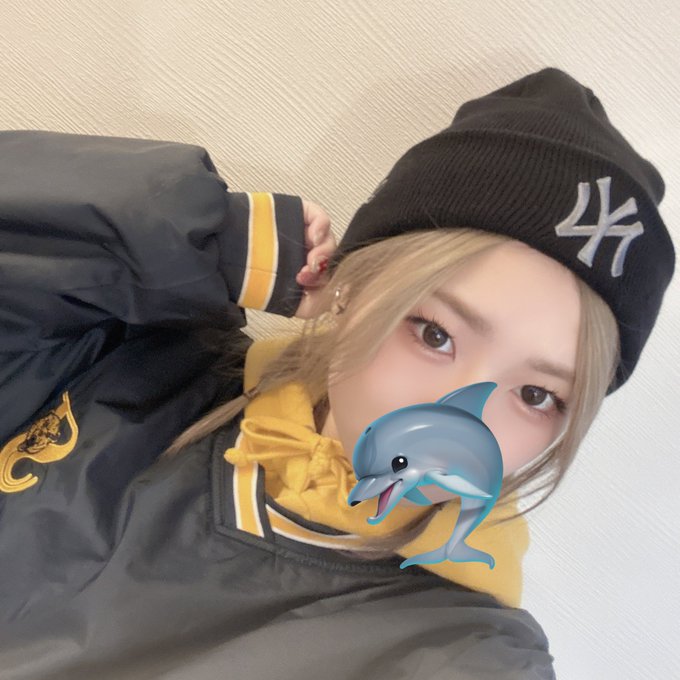 最近メイク変えた^_^🎶あと髪も南ことりちゃん色に染めた 