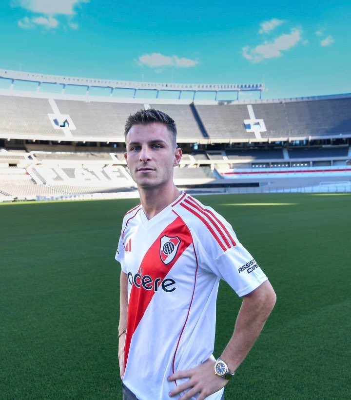 cris__ese's tweet image. No ataca ✅
No defiende✅
Es retrasado mental ✅
Nos costo 4 millones de dolares ✅

Giuliano Galoppo señores