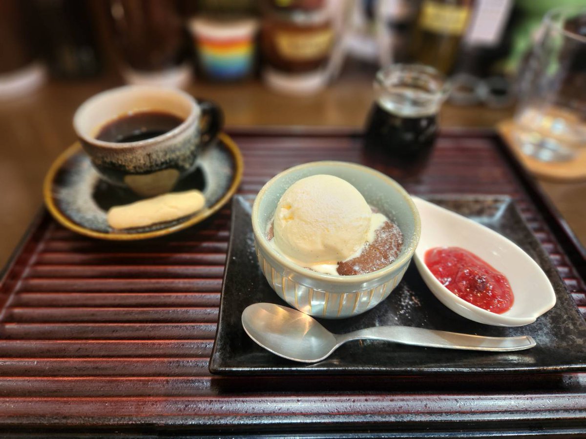 フレンチパティシエ時代に作ってたのを、改良してオリジナルフォンダンショコラとして提供しています フォンダンショコラは  今月いっぱいの提供でしばらくお預けとなります🙇 本日もご来店お待ちしております😊 ☎10:00〜 046-259-7998 #海老名ランチ  #お一人様 #地場野菜 ...