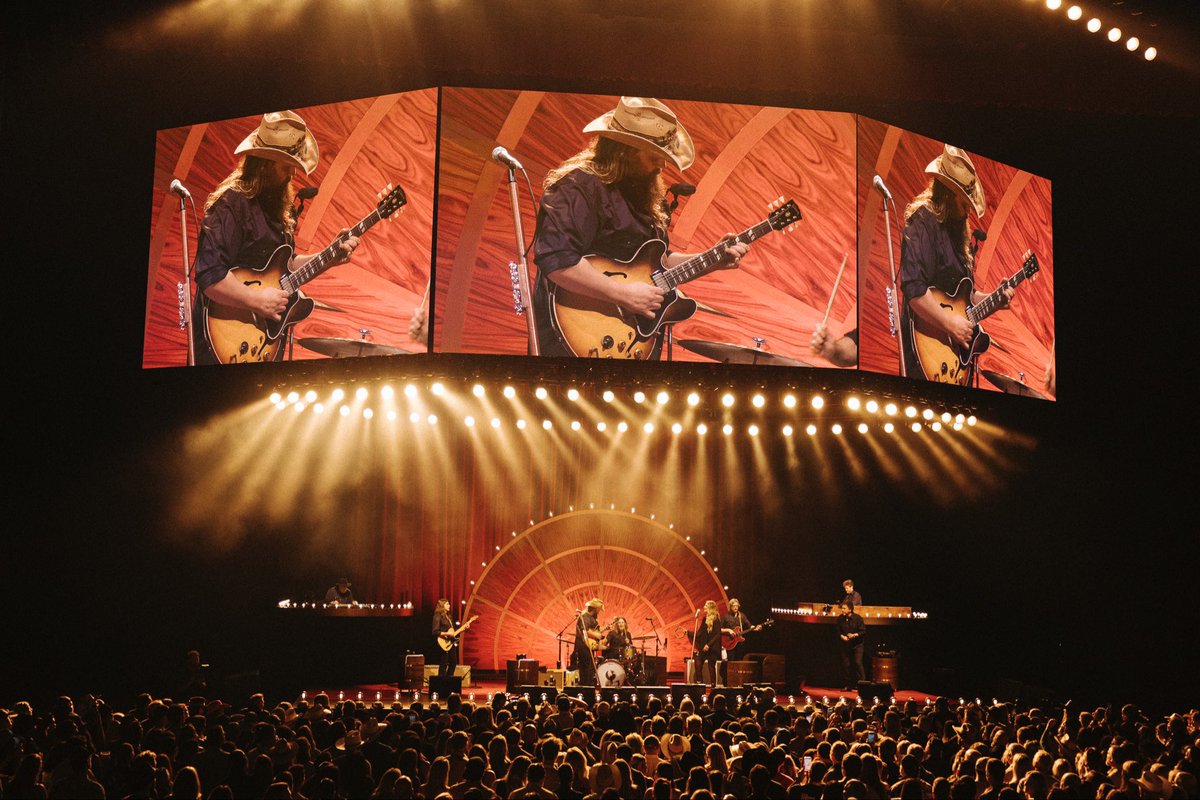 ChrisStap89's tweet photo. @ChrisStapleton Hollywood, FL, Night 1 • 1.10.2026 https://t.co/rOEW62edDD
