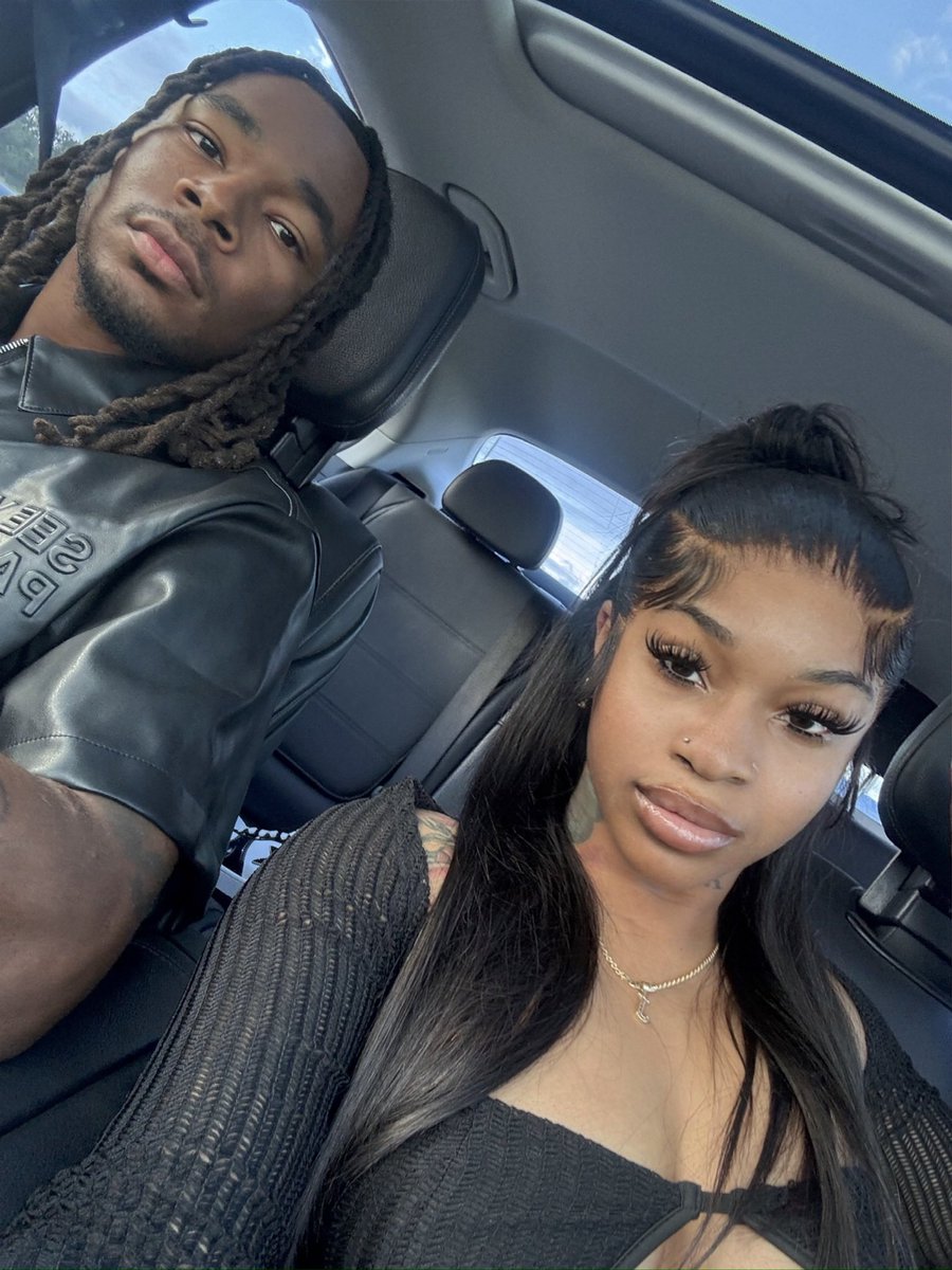 JaYunnaMonae's tweet image. This a great bonding activity with your partner 🥹💗  lol we was competing, which one yall like better LEFT OR RIGHT ??

How to get your coloring sheet : 

1. chat GPT
2. Prompt:  “make me and my man a coloring sheet for Valentine’s Day”