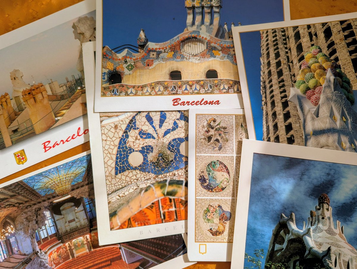 usako2020usako's tweet photo. ガウディ展で買ってきたものと、昔旅行した時に買ったポストカード、自分宛に出した葉書の切手などを眺めて朝から幸せ https://t.co/tjRZEimwSi