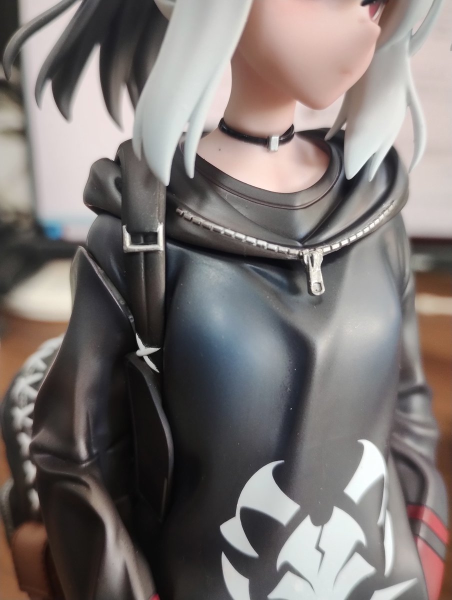 何でも相談会で面白い質問がいくつかあったので共有します
・表面処理をどこまでやるか悩む
自分がどの距離で作品を見るかを考えると楽になります超近距離で見るなら緻密は表面処理が必要ですが、基本は１ｍ離れて傷が目立たないならそれでＯＫにしたほうが精神的に楽です
カヨコも近距離だと傷が🤣🤣