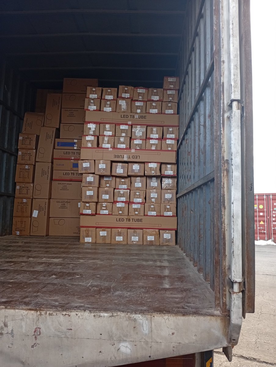 AACLogistics's tweet image. شرك العبدالله للشحن والتخليص الجمركي 

تم بحمد الله وصول وتخليص حاوية "أجهزة إنارة كهربائية" قادمة من الصين إلى ميناء اللاذقية، وذلك لصالح عملاء شركة العبدالله للشحن والتخليص الجمركي.
نحن نهتم بأدق التفاصيل لضمان وصول بضائعكم.
رقم التواصل:
إتصال وواتساب (00963988726884)