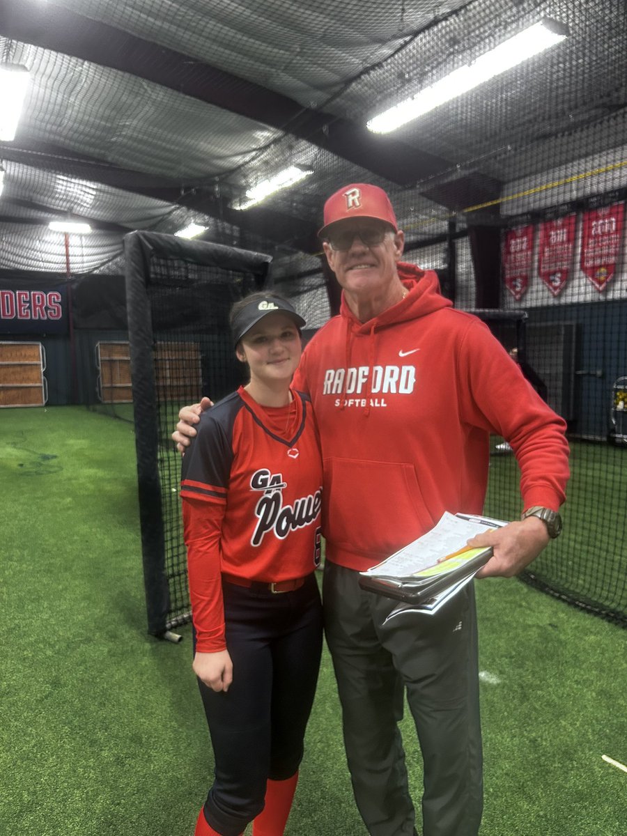 Bella Burgess tweet media