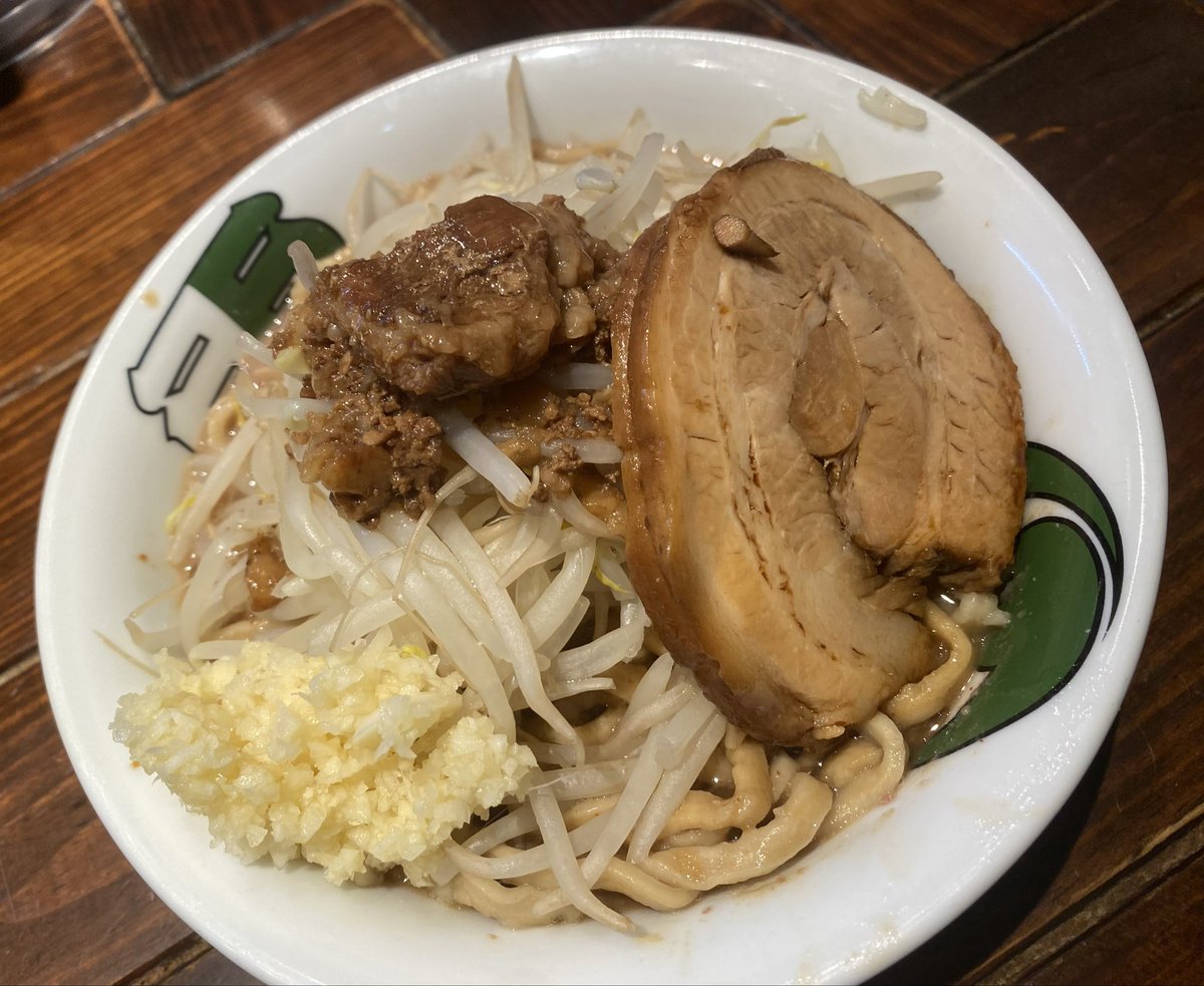 ie_sauna's tweet photo. 新小岩レインボー🌈
寝起き、朝🧖最高です。
1キロ　落としました。

🍜食べ過ぎて
さすがに体重増量🤣

今日から1週間くらい
食事制限いたします😭

3枚目の写真は昨日の夜
3コ餃子と間違えて
大盛りの食券買ってた🤣🤣 https://t.co/L62FQGoon2