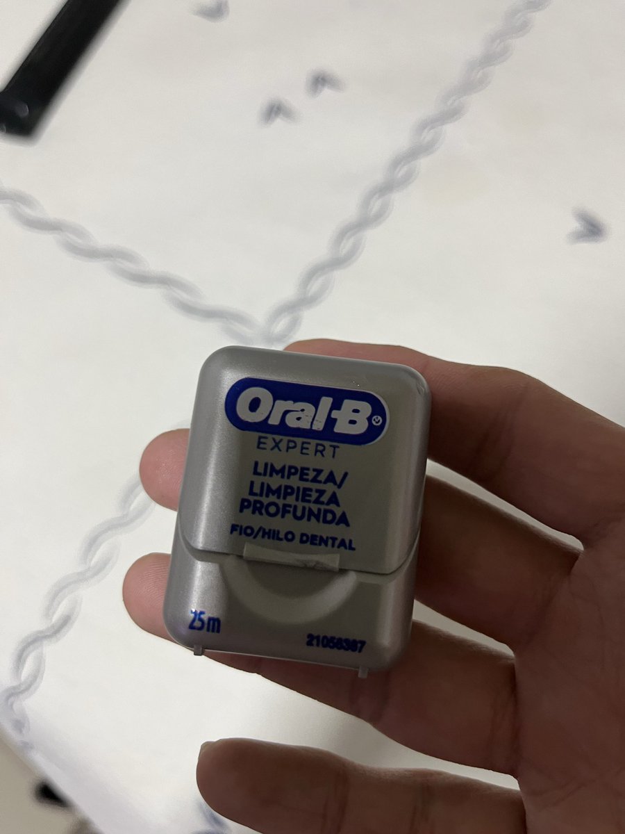 bryanpr91's tweet image. Oigan, @OralB_LA por qué le cambiaron el material a este hilo dental? Ahora es algo horrible como un plástico. Por favor cámbienlo de nuevo 🥺