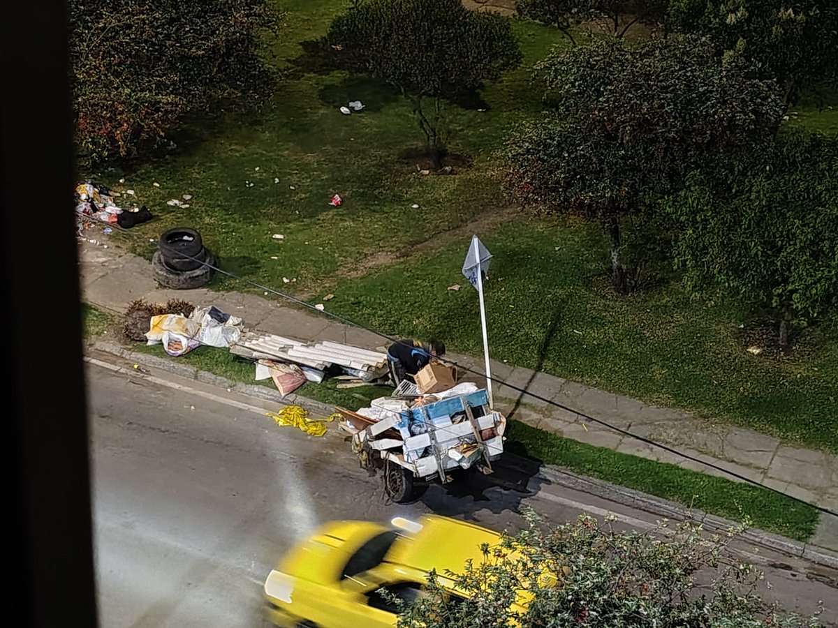 Vendedor de hot dogs (@vendohotdogs) on Twitter photo 