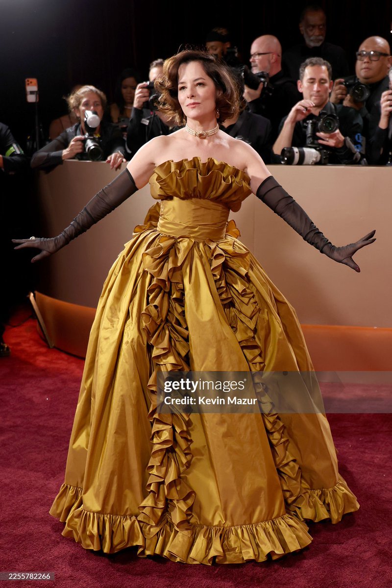 sinadiemequiere's tweet image. OMFG PARKER POSEY 🗣️🗣️🗣️🗣️🗣️