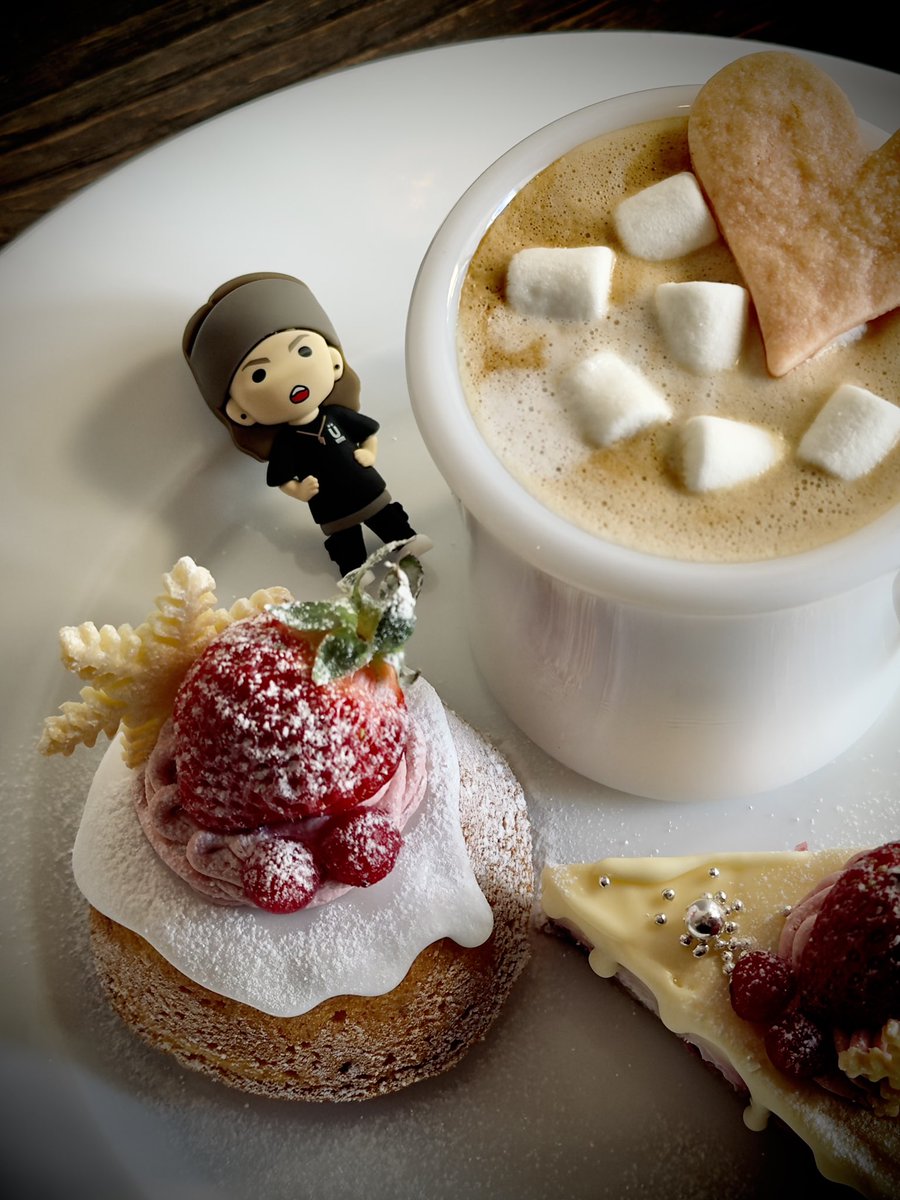 nyapi3995's tweet image. おはようございます☀
UVERのツアーは全落でした🙃
彰生誕祭落選が悲しいなぁ〜、
彰愛がお前はまだ足りないって事か...
もっと伝わるように愛しますü
LIFEsize先行は期待せずに待とう🥲

今日のカフェ活☕️
ベリーのチーズケーキと
ベリーのパウンドケーキ🍓
もう、ビジュが可愛過ぎるüÜ