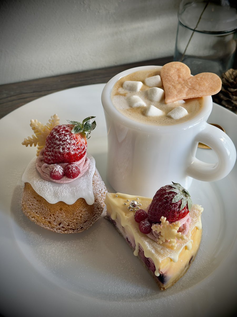 nyapi3995's tweet image. おはようございます☀
UVERのツアーは全落でした🙃
彰生誕祭落選が悲しいなぁ〜、
彰愛がお前はまだ足りないって事か...
もっと伝わるように愛しますü
LIFEsize先行は期待せずに待とう🥲

今日のカフェ活☕️
ベリーのチーズケーキと
ベリーのパウンドケーキ🍓
もう、ビジュが可愛過ぎるüÜ