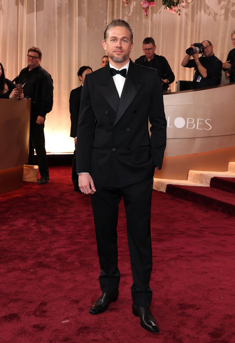 4nxidote's tweet image. OH. MY. GOD. CHARLIE.