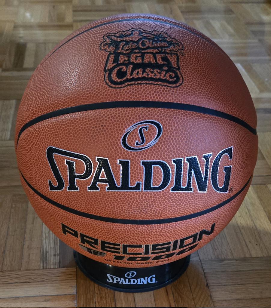 trigonis30's tweet photo. The official Ball of the Lute Olson Legacy Classic & all @FCPPangos events is @Spalding. #AlwaysBuilding https://t.co/tjKCCrdsof