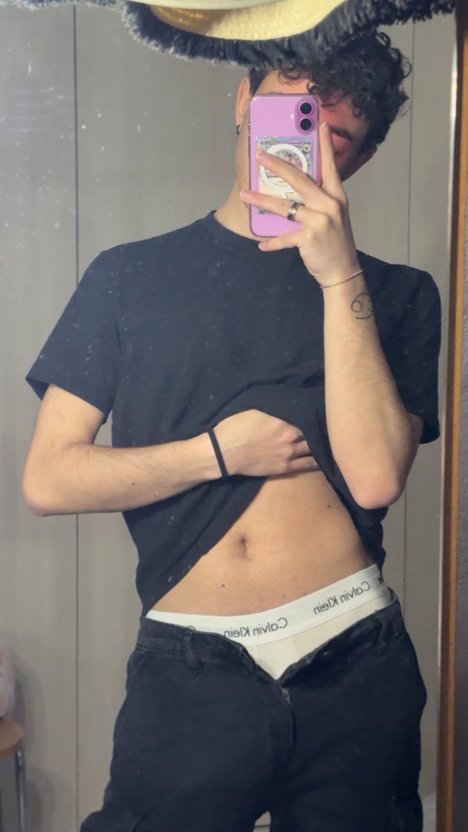 xchryu's tweet photo. 🥱 https://t.co/pKIv4YGKWA
