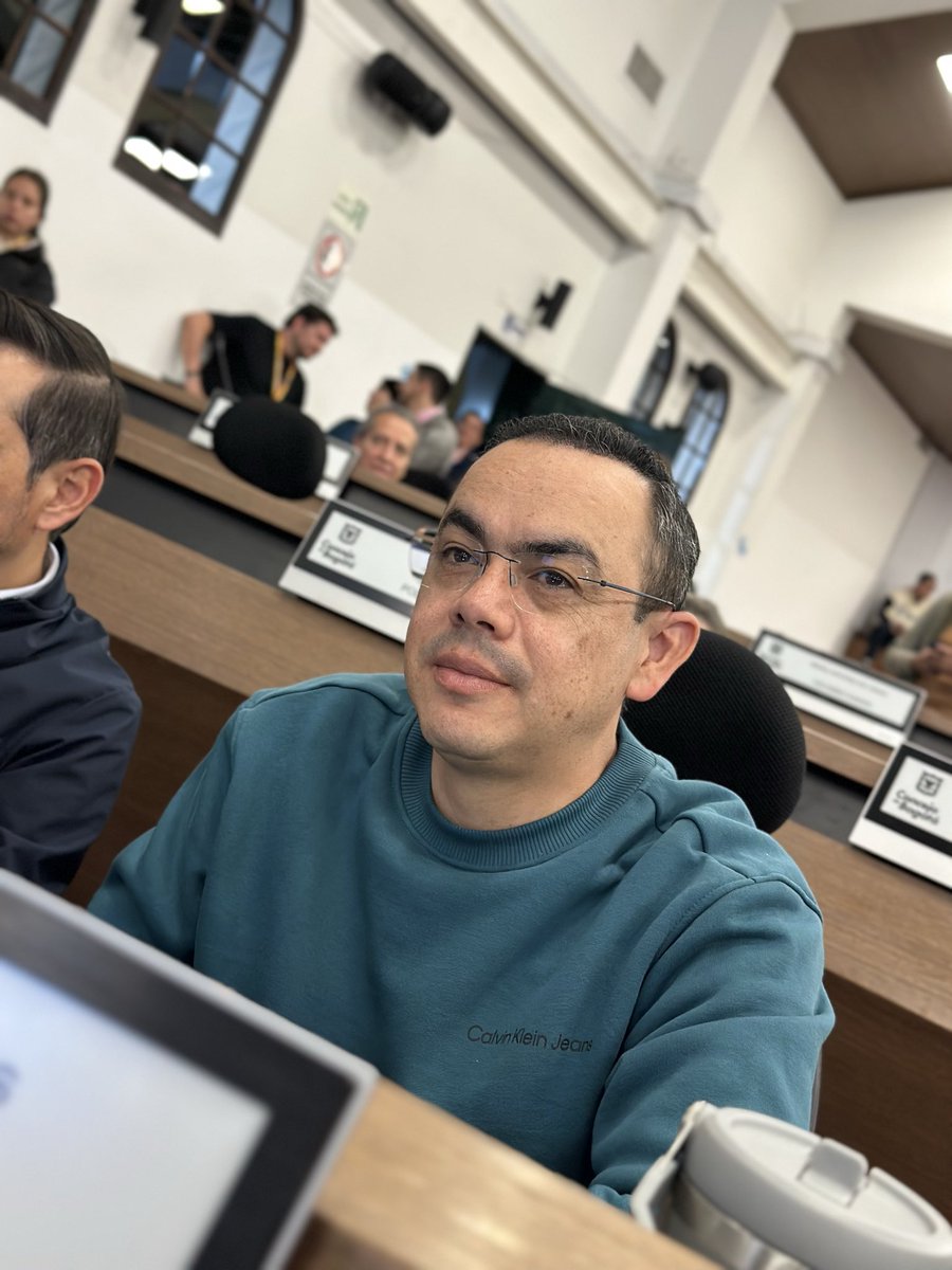 SamirBedoya's tweet photo. Iniciamos sesiones 2026 en el @ConcejoDeBogota con la nueva asignación de comisiones permanentes. 

Desde la Comisión Segunda de Gobierno, la bancada del @PartidoMIRA seguirá trabajando por sectores clave, priorizando siempre el bienestar de los bogotanos. @Fapuentess

Asimismo, en la Comisión Tercera de Hacienda, nuestra prioridad será garantizar un manejo transparente y responsable de los recursos públicos. 

Además, continuaremos firmes en la defensa y apoyo a las mujeres de nuestra ciudad desde la Comisión de la Mujer.