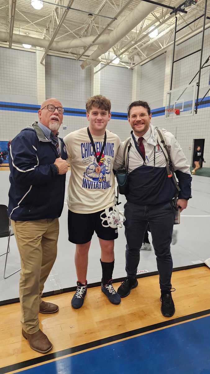 DavidBryson62's tweet photo. Chicken Wing Tournament this past Saturday. 29 schools battling--I placed 3rd. Proud of Tompkins for battling so hard. Congrats to Aaron too!
Looking forward to Districts!

#DualSportAthlete
#FootballinFall
#WrestlinginWinter https://t.co/yPGptxJjB8