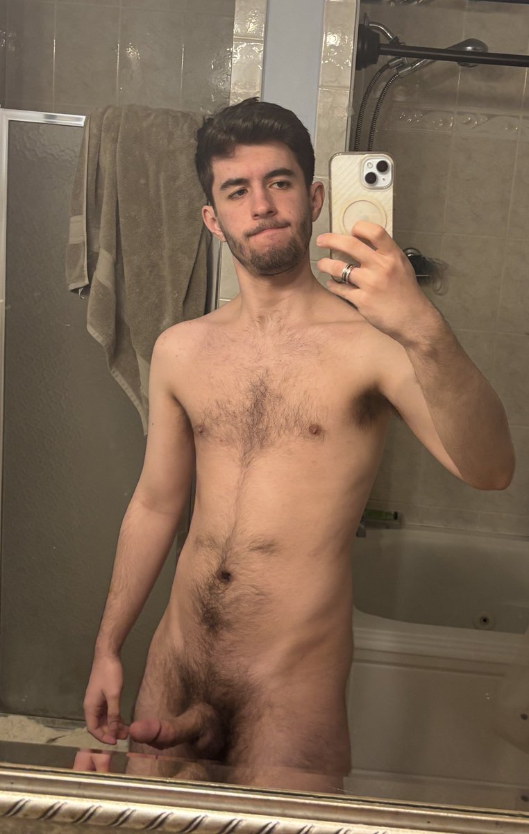 lloydgreyof's tweet photo. What do we think about the facial hair 🧔‍♂️ https://t.co/TNnCjRpYGT