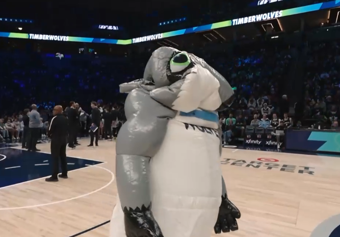 coyoterror's tweet image. a porra do lobo derretendo eu nao tanko nao KKKKKKKKKKKKKKKKKKKKKKKKKKKKKKKKKK