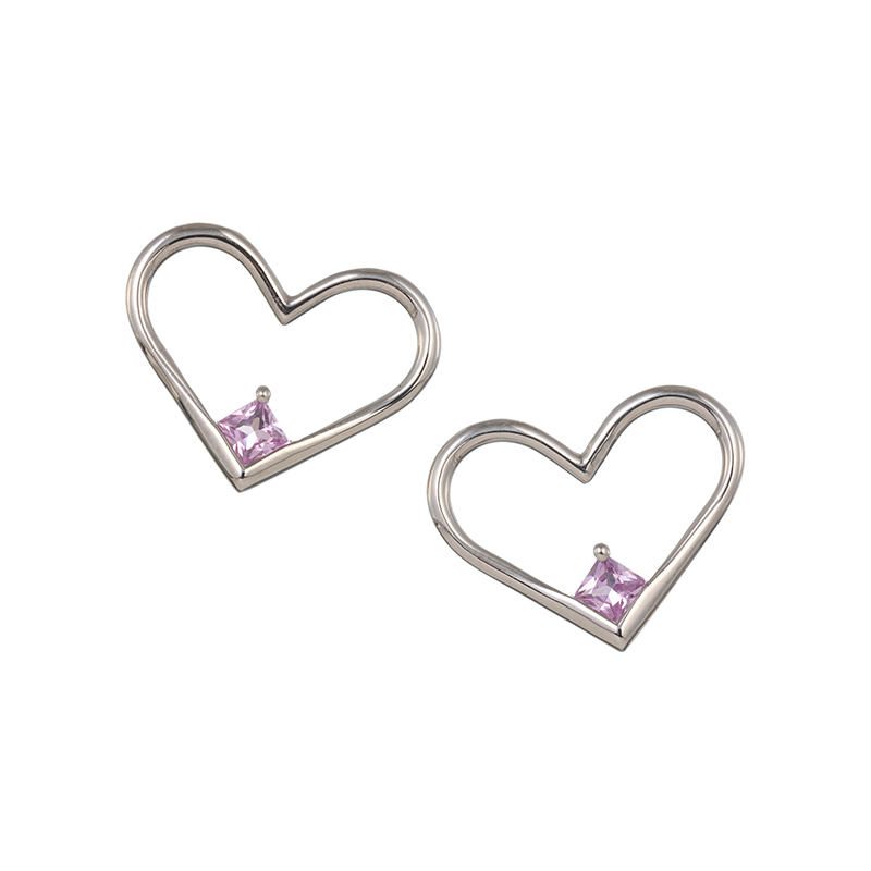 今日は #いいねの日 ／ ハートシルエットが可愛い、シンプルなチャーム