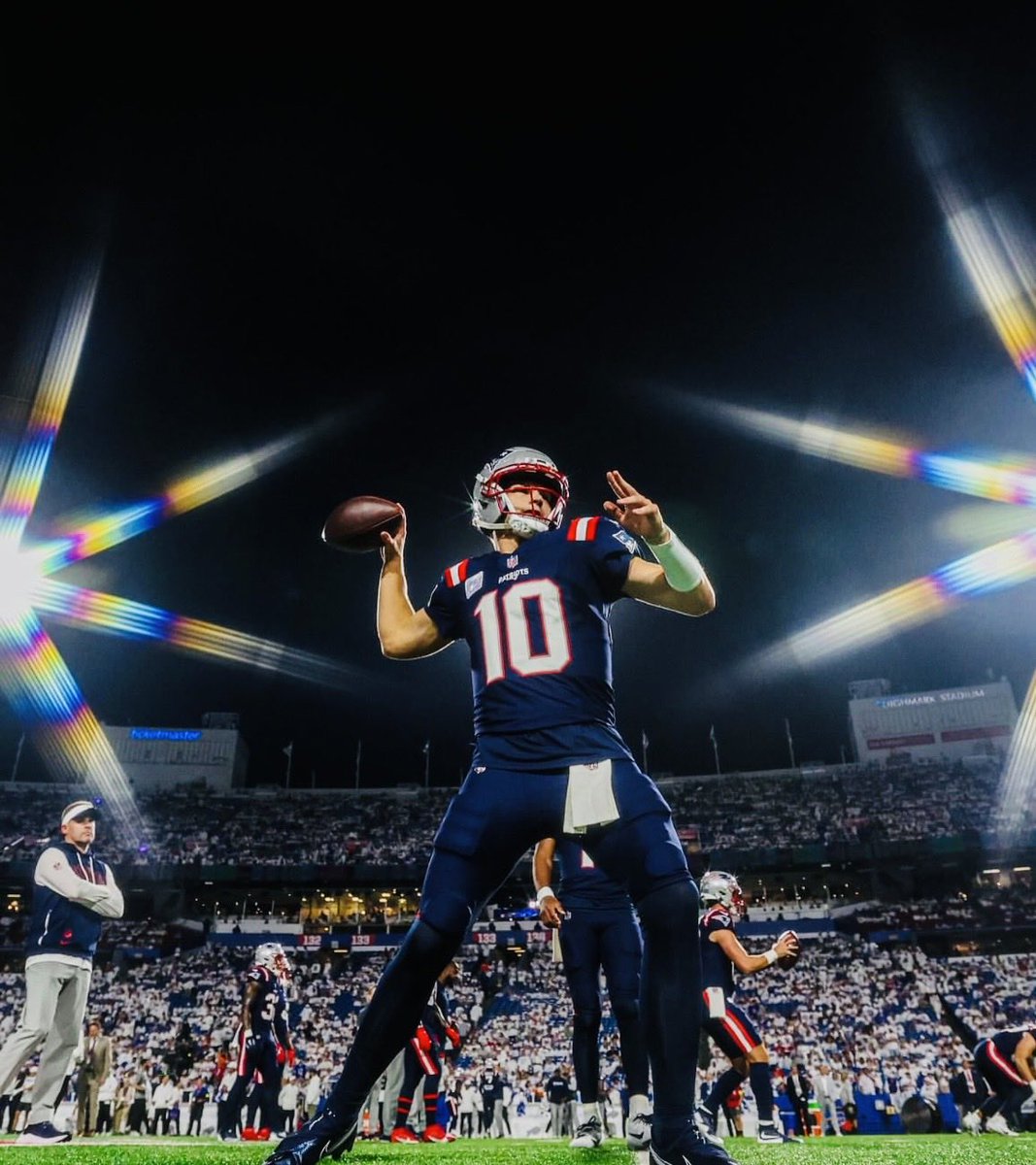 ShawnaJean1017's tweet image. LFG Patriots!! #NewEngland 🏈❤️🏈
#DrakeMay ❤️🏈🤎 #Patriots 🤎🏈❤️