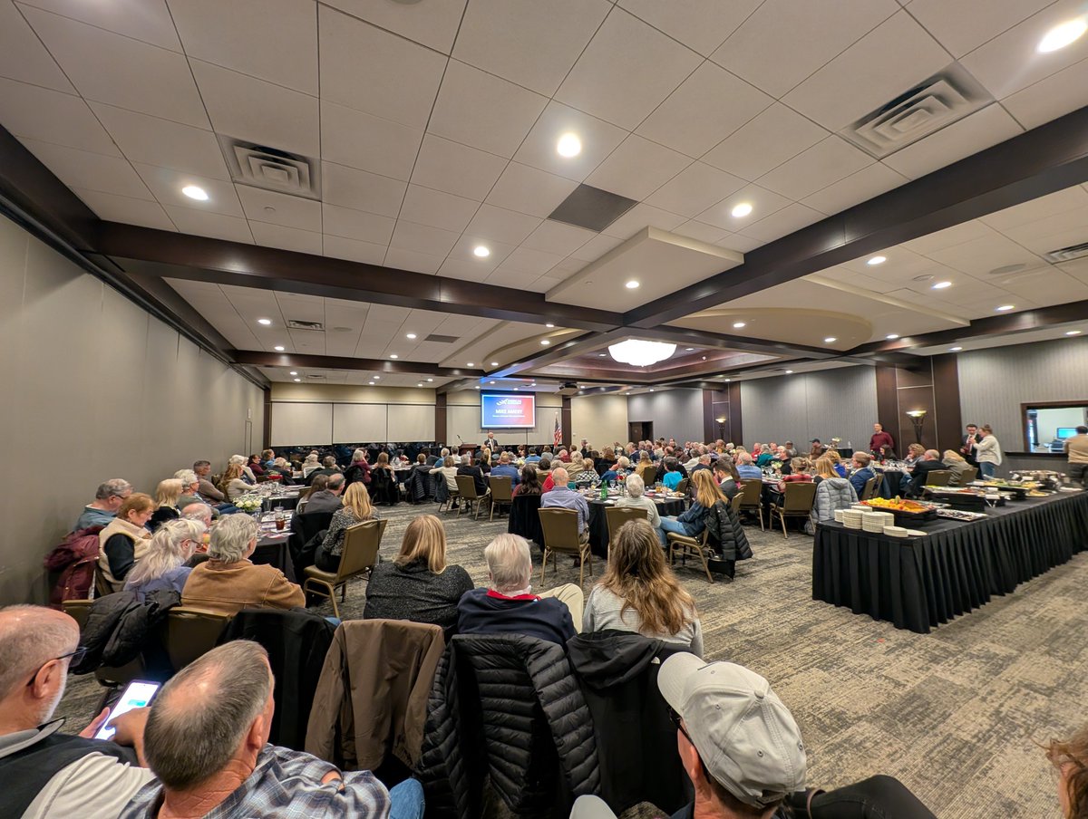 Beck4MN's tweet image. The room was absolutely packed at CD 2's fraud presentation and dinner. It was amazing to see so many friends, familiar faces, and candidates for office!

Tayler Rahm did an amazing job as MC!