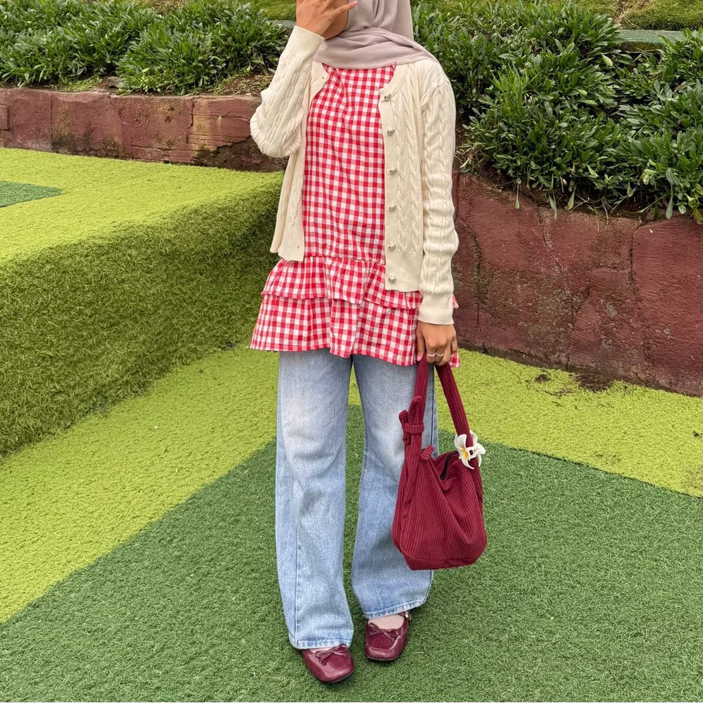 SUSHlTRASHZ's tweet image. if you're into "dress over jeans" outfit, you should try this dress