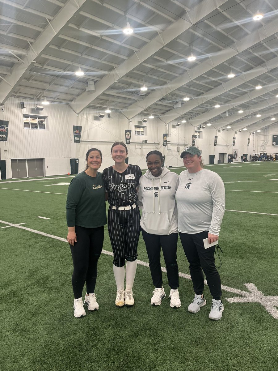 Emilyn Ford tweet media