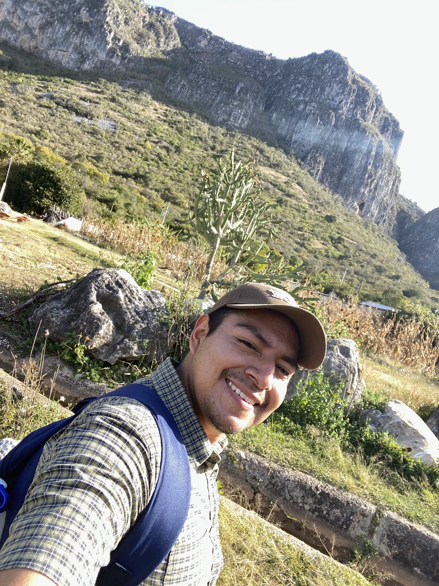 AzulconJR's tweet image. Domingo de baúl.