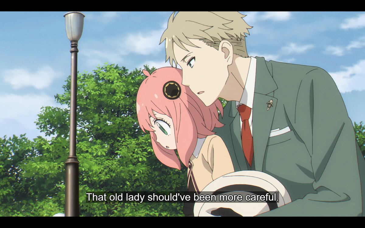 3ternal_3ch0es's tweet image. #SpyxFamily #スパイファミリー 

The Yor Effect 

At first Twilight was victim-blaming the old lady for having her wallet stolen but after seeing Yor go after the thief, he went after him as well. 

He probably wasn't going to go after the thief because as a spy he can't stand out