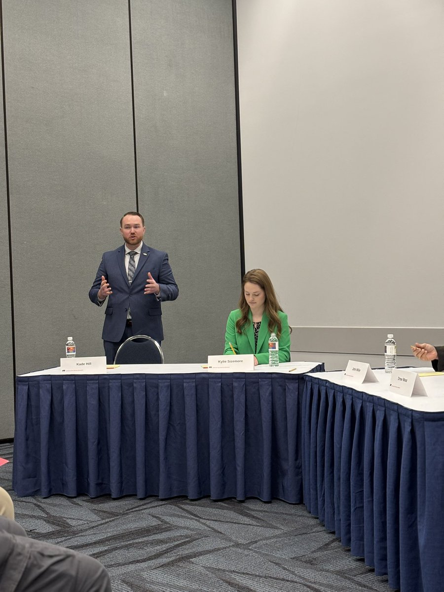TSloup_FW's tweet photo. Livingston County’s Kade Hill advances to the Discussion Meet final four tomorrow at 8 am at #AFBF26. Well done Kade! https://t.co/iPjTSEIQmi