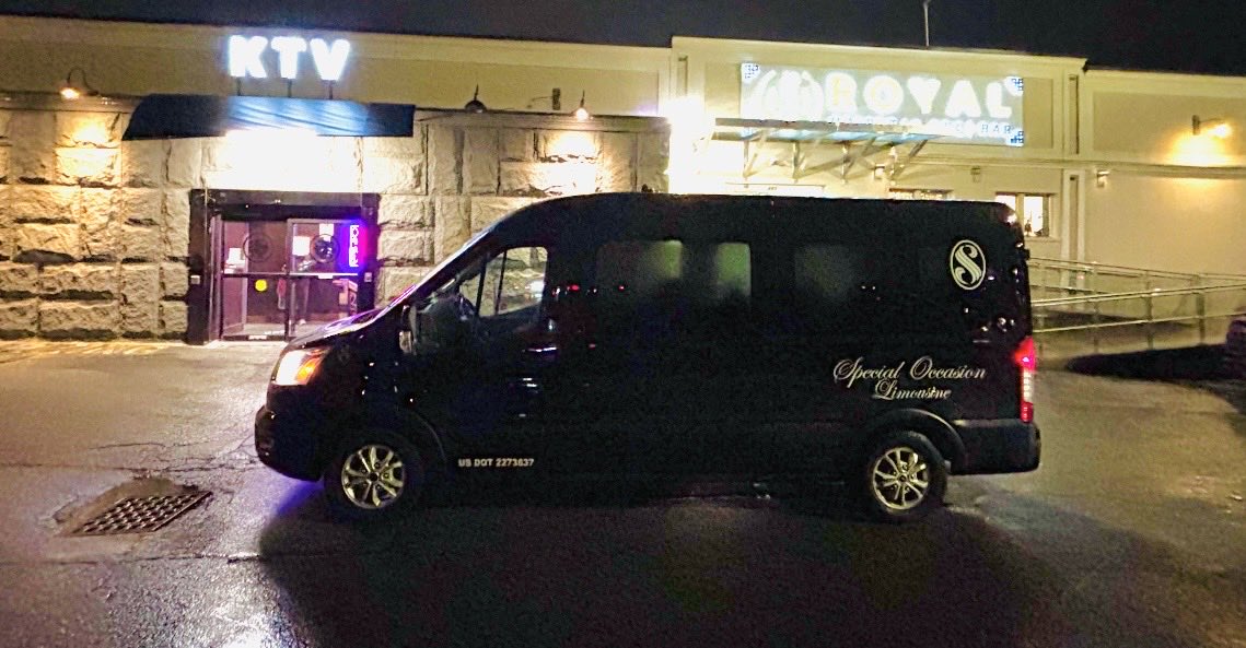 Plymouth friends  headed to Quincy for a 21st birthday bash featuring Karaoke and laughter, all while traveling via Sprinter Style Van. Wishing a Happy Birthday to the star of the show! 
plymouthcoach.com  

#southshoreslimoservice #SpecialOccasionLimo #girlsnightout