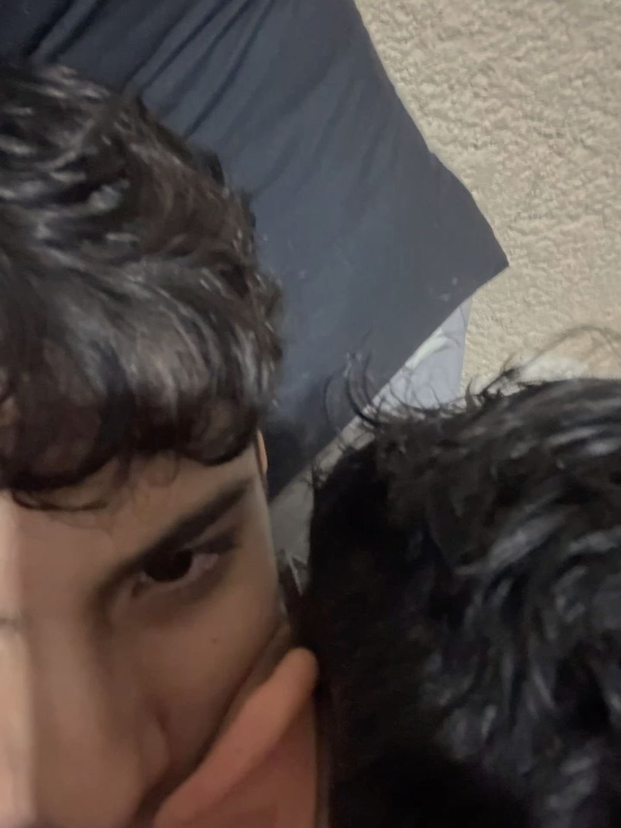 ifjfu76's tweet image. في كم فْحـ/به زعلانه اننا نحب بعض انقهري ياعديمه الحبيب