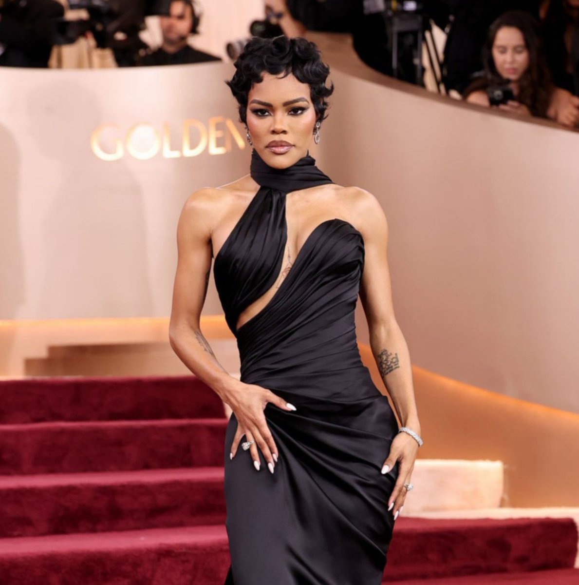 PopCrave's tweet image. Teyana Taylor takes home the #GoldenGlobe for Best Supporting Actress for 'One Battle After Another.'