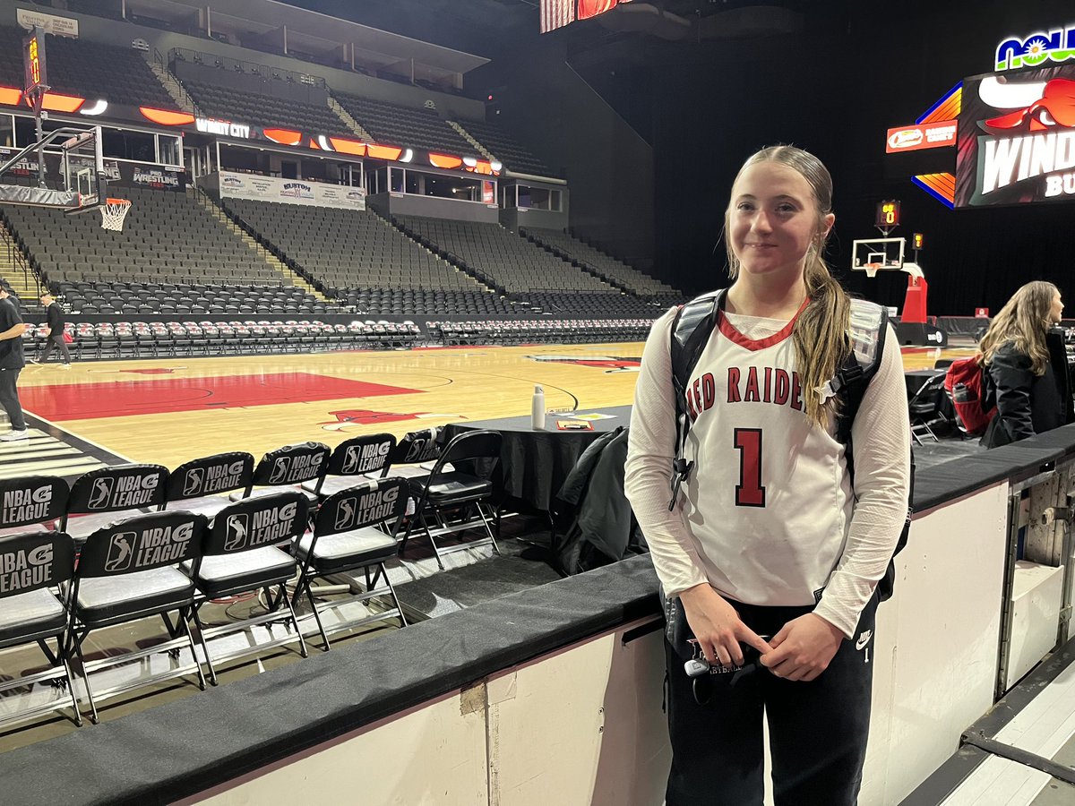 LanaHobday10's tweet image. It was so much fun and such a great opportunity to play at the Now Arena before the Windy City Bulls Game this weekend with my Huntley High School basketball team 🏀⛹🏻‍♀️#1redraiders @HuntleyGBB  @IMG_Carroll_09 @HuntleySoftball