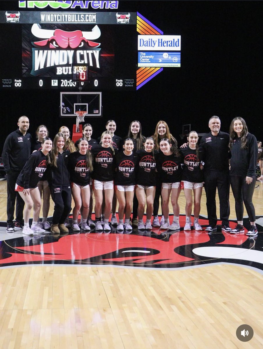 LanaHobday10's tweet image. It was so much fun and such a great opportunity to play at the Now Arena before the Windy City Bulls Game this weekend with my Huntley High School basketball team 🏀⛹🏻‍♀️#1redraiders @HuntleyGBB  @IMG_Carroll_09 @HuntleySoftball