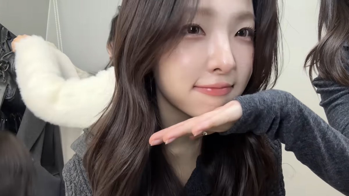 remember_u7's tweet image. 어제자 브이로그 느좋그잡채••