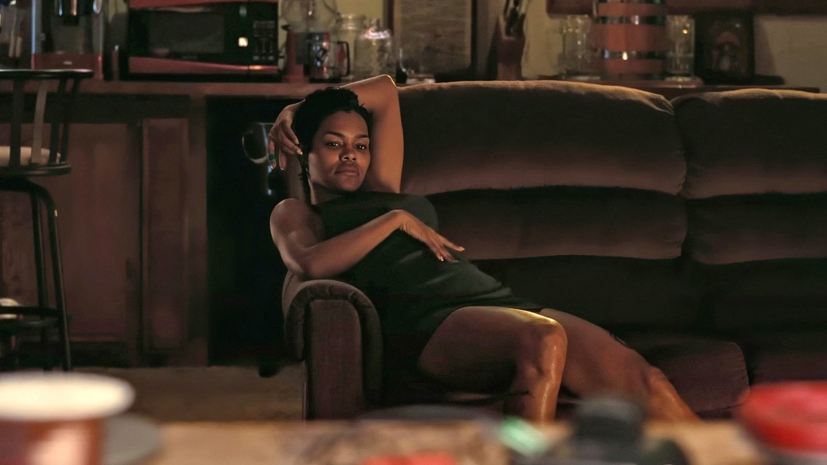 WrittenFlows's tweet image. Happy for Teyana Taylor finally getting some long overdue recognition, but having it be for a depiction as problematic as her character in One Battle After Another.....Not for me 

#GoldenGlobes