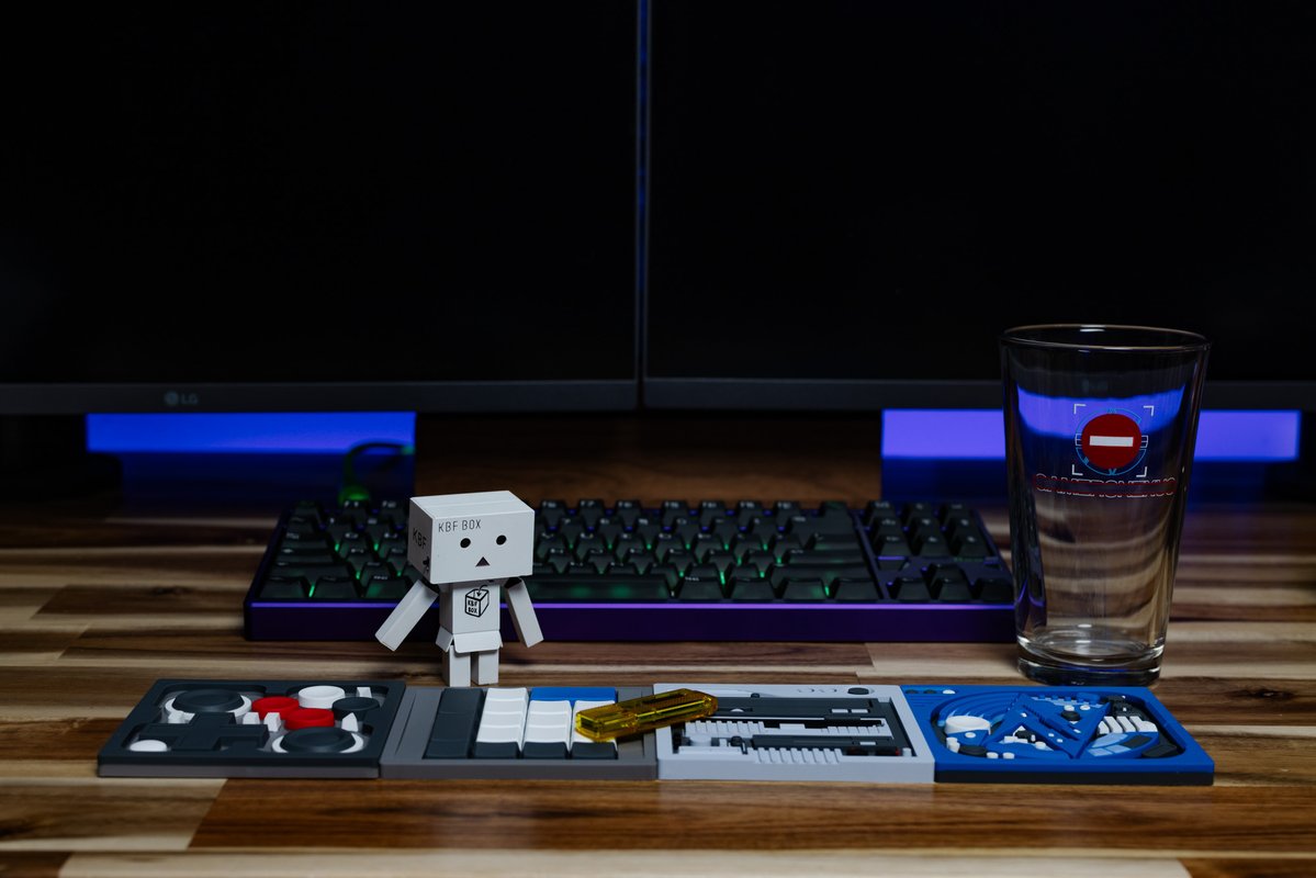 legendmedia's tweet image. Didn't have a USB 2.0 USB drive being the most important piece of NAND to me on my 2026 bingo card, but here we are... keep up the good work @GamersNexus