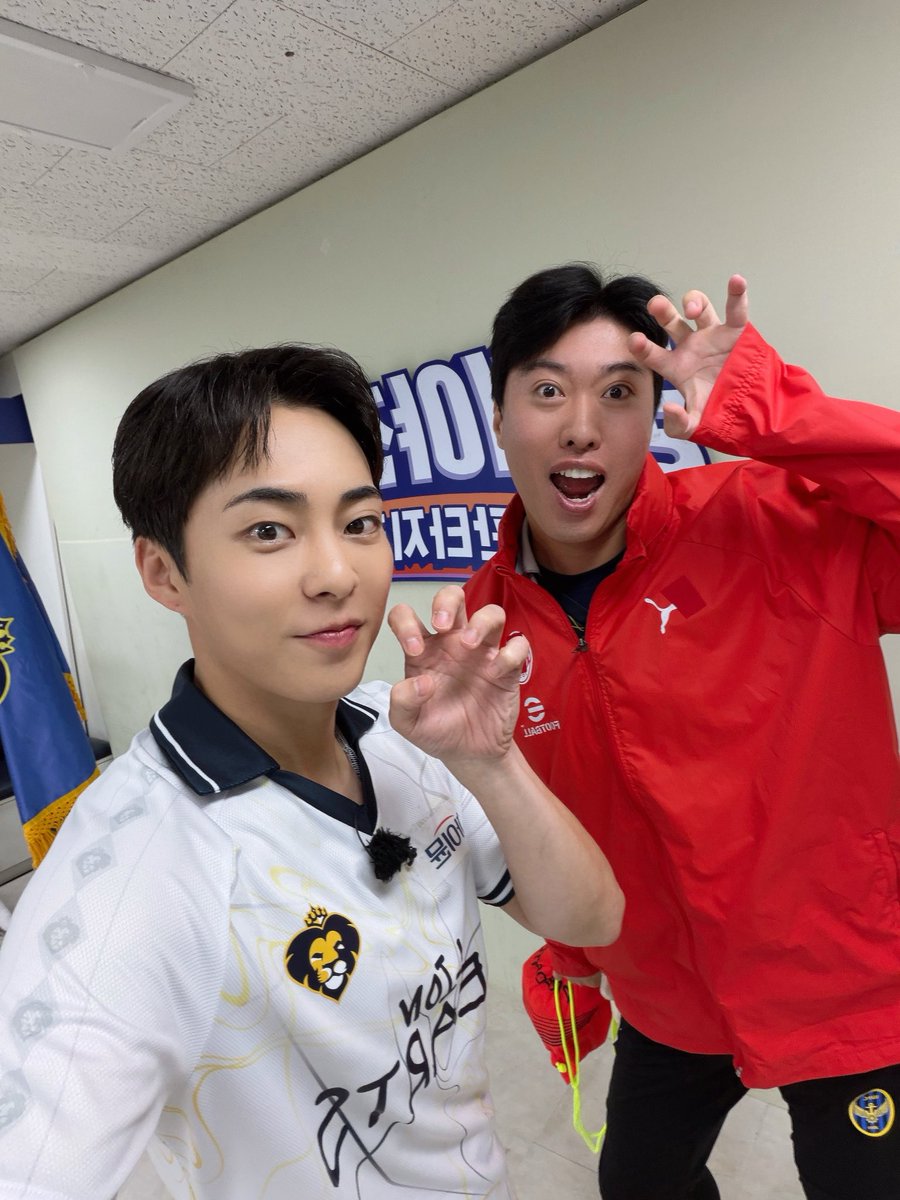XIUMIN_INB100's tweet image. JTBC 뭉쳐야 찬다 4

라이온하츠의 승리를 위하여!🏆
새해에도 좋은 기운 가득 모아볼까요?✨

#시우민 #XIUMIN