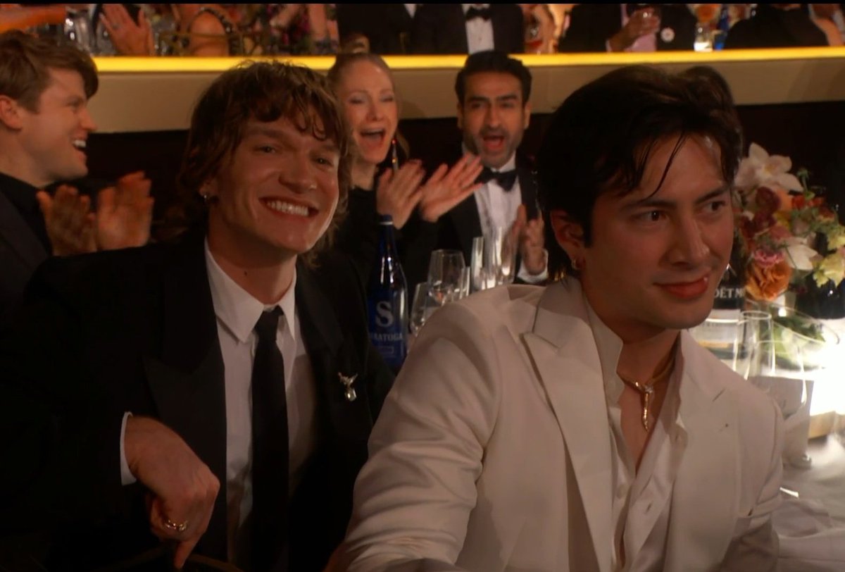 itsayreamon's tweet photo. connor: *casually enjoys the show*
hudson: why do these fucking americans find unfunny things hilarious https://t.co/MLvUU3iJAj