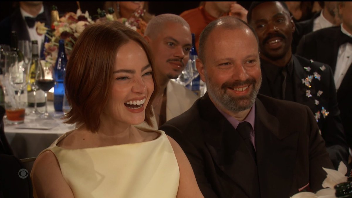 nahuutwm's tweet image. No existe película de terror que me genere más miedo que verla al lado de este tipo. Ni David Lynch podría filmar una pesadilla como esta