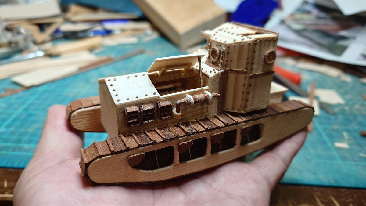 MHeihati's tweet image. #元キットと比べてみましょう

元キットは廃材＆マホガニー