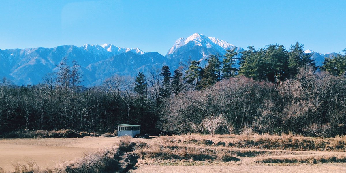 rytalks's tweet image. 今、JR中央本線高尾行普通列車乗車中♪
車窓からの甲斐駒ヶ岳、鳳凰三山、南アルプスがキレイ✨