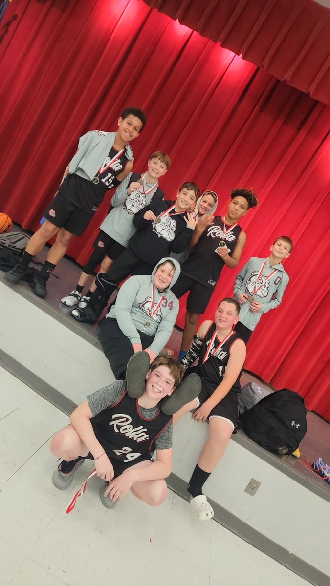 Bringitstrong's tweet image. Shout out to the 6th grade Boys Maroon team for their 3rd place finish in St. James. Short handed but resilient, they lost a heartbreaker in game the semis but bounced back to finish with a win! #BuildTheProgram #RollaDawgs #SIRBasketball