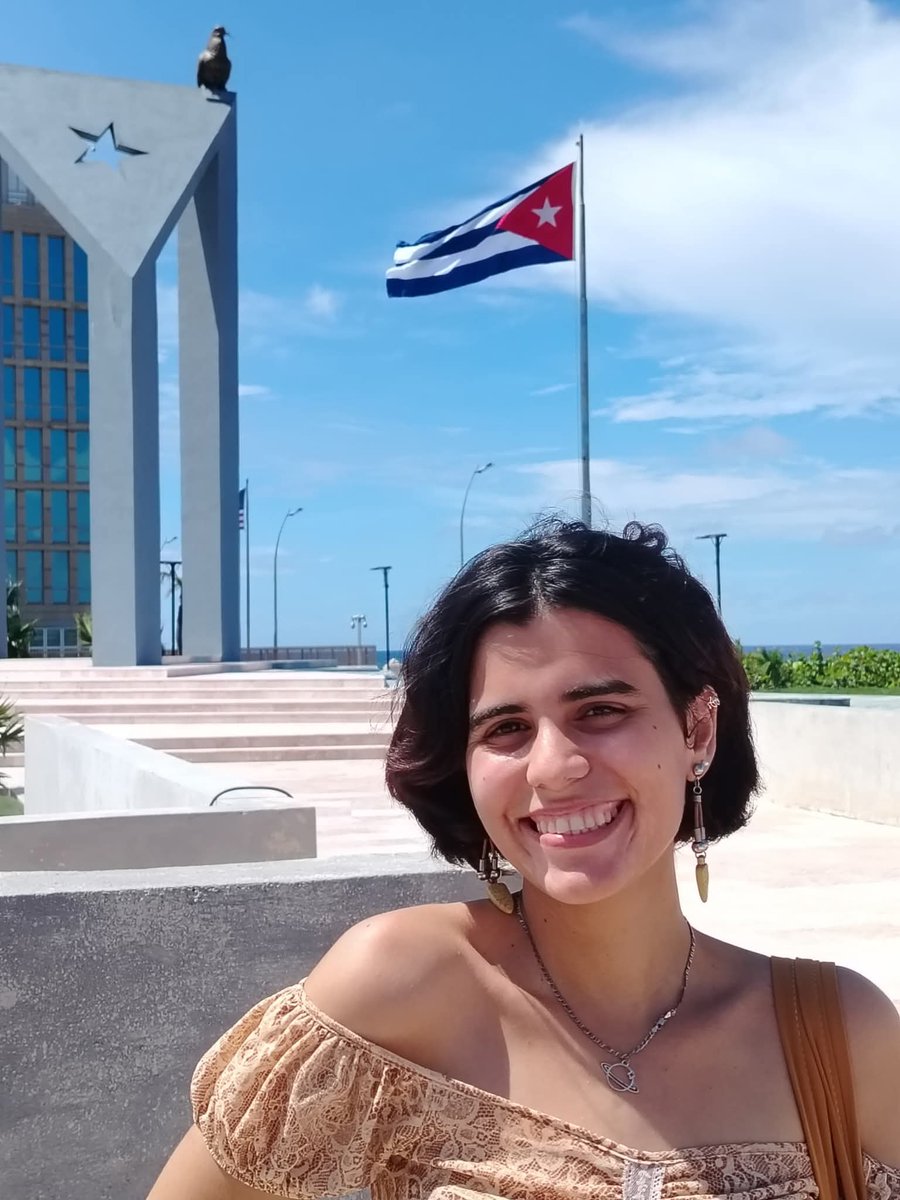 bejerezc's tweet image. Los cubanos no creemos en amenazas. Esa bandera la defenderemos al precio que sea necesario.🤠
Que lo sepan los de aquí y los de allá. Aún hay machete pa' dar. 🇨🇺

#Cuba