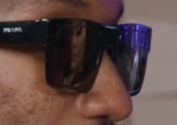 huh_wait's tweet photo. The way you can still see the chin in the reflection… 😭😭😭 #BaddiesUSA https://t.co/gL91SZEXsV
