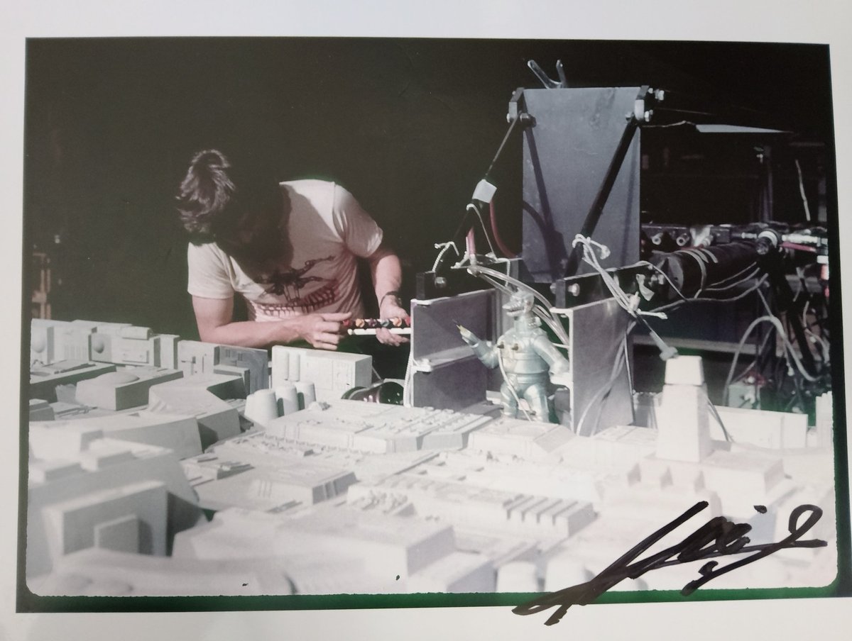 帰ってきたウルトラマンのデザイナー井口昭彦先生による貴重な直筆