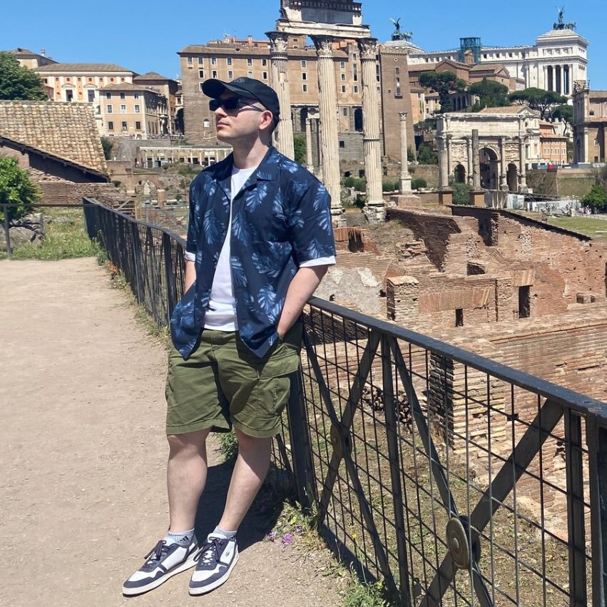 Symuria's tweet image. my crypto origin story

&amp;gt; engineering degree (top chemical engineering school in France)
&amp;gt; PhD studies in Japan
&amp;gt; entered Web3 in 2021 during my PhD after hearing about Axie
&amp;gt; became a top Axie player, then a manager
&amp;gt; made good money, then lost most of it in the bear
&amp;gt; moved…