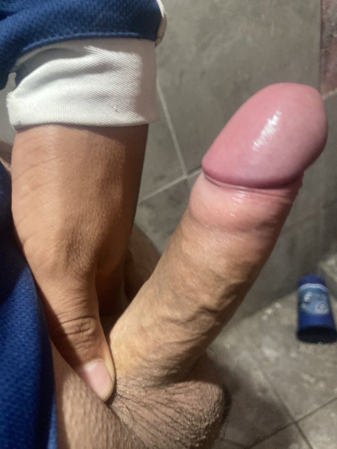 Alguna pareja para ir a motelear o algún plan🤤
Yo single de 20 años🥱