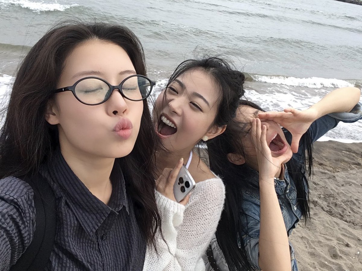 ablumefiles's tweet photo. [251012] ABLUME twitter update 📸 .ᐟ https://t.co/KVBt0tCUN0